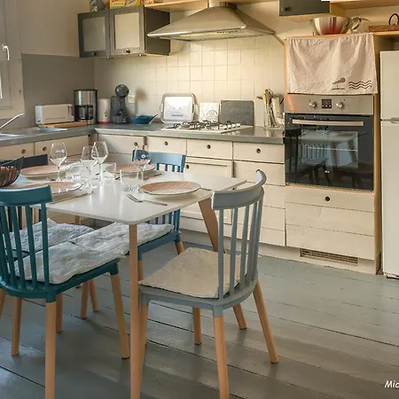 T3 Avec Terrasse, Proche Et Commerces A - Fr-1-349-199 * Larmor-Plage